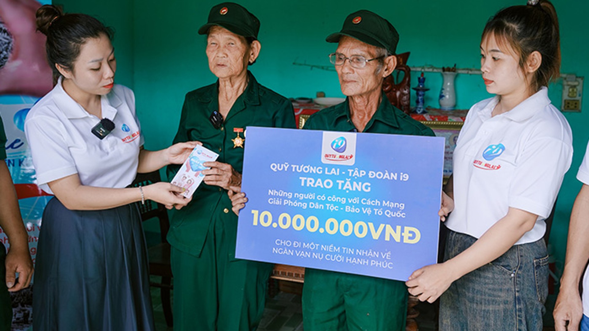 Hình ảnh hỗ trợ khách hàng Sumvip